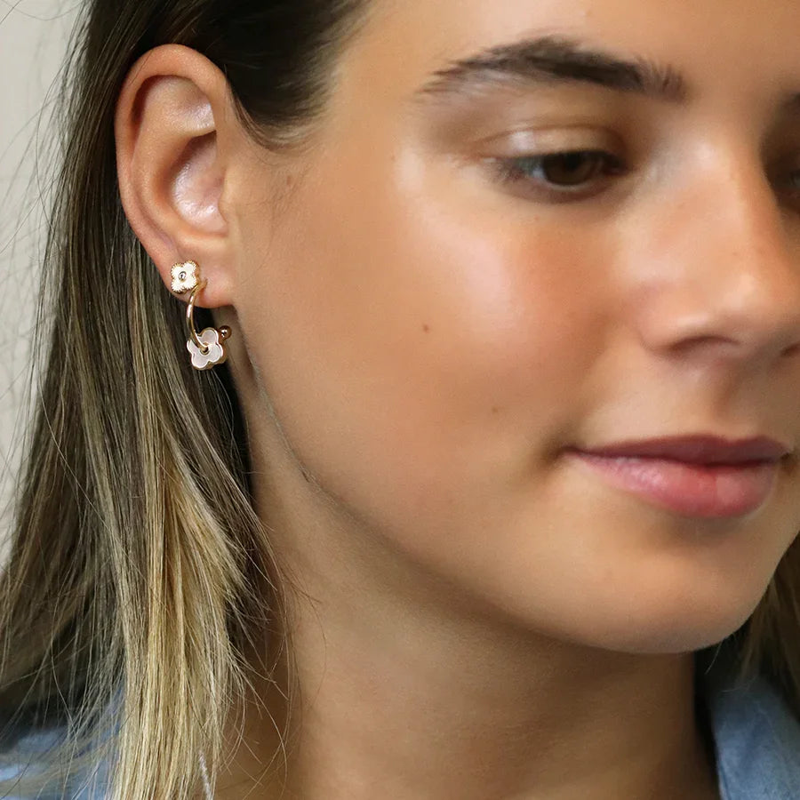 POM - Golden C-hoop Quatrefoil Earrings