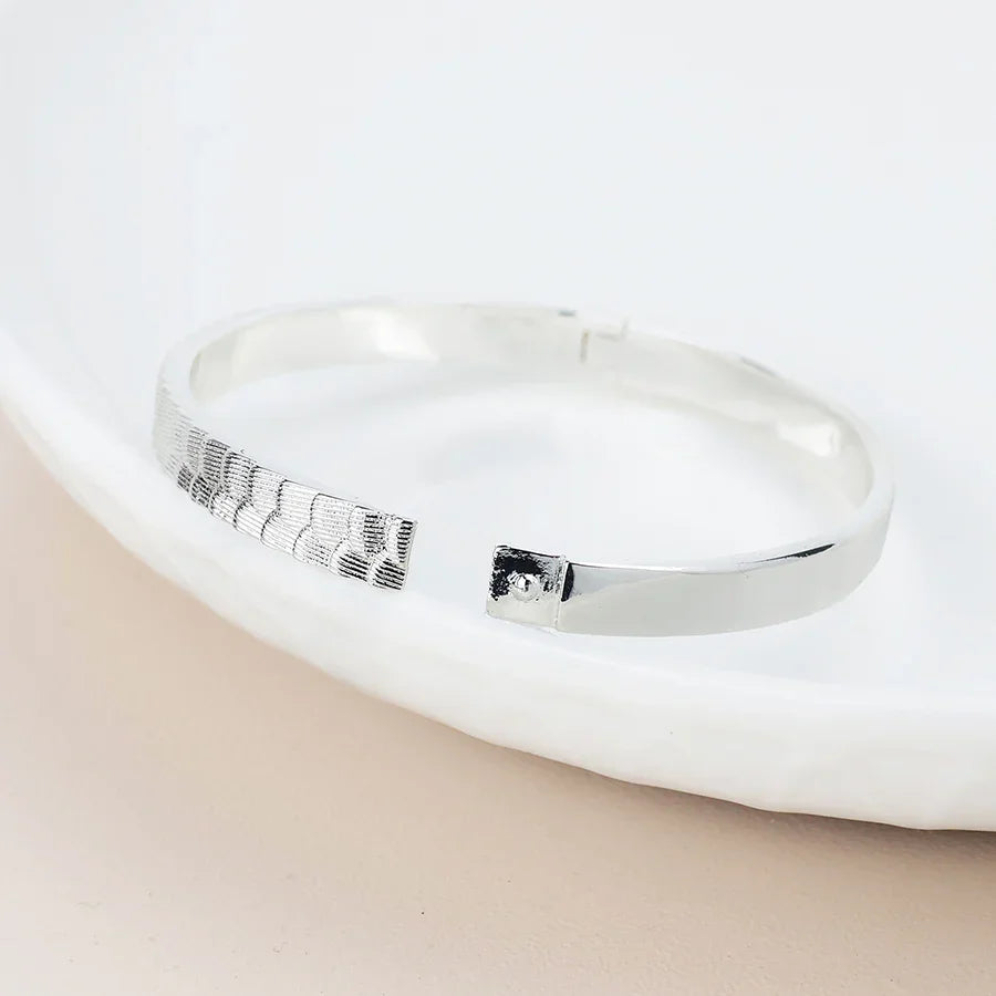 Silver Plated Scallop Embossed Bangle