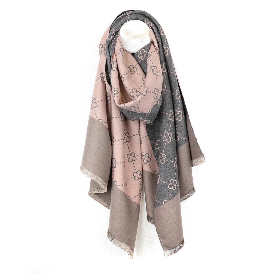 Pom - Soft Pink Mix Quatrefoil Repeat Jacquard Scarf