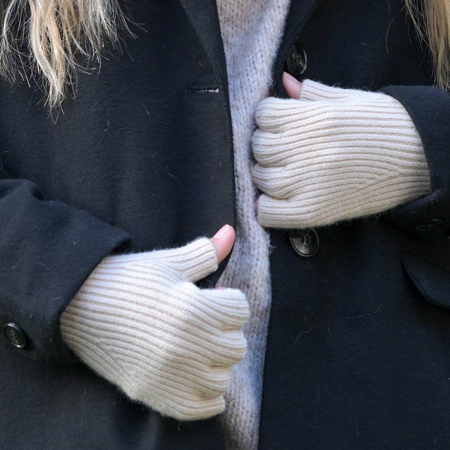 Oatmeal Recycled Blend Fingerless Gloves