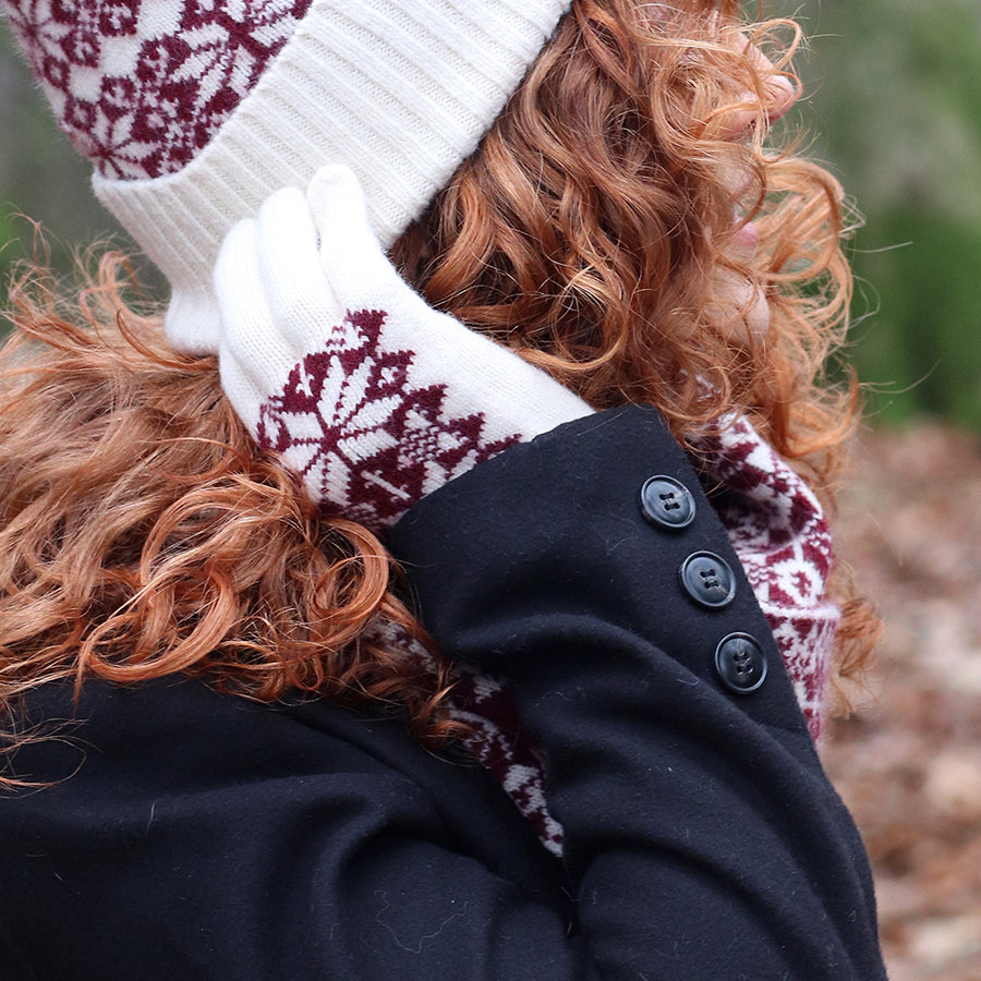 Burgundy & Cream Scandi Starflower Gloves