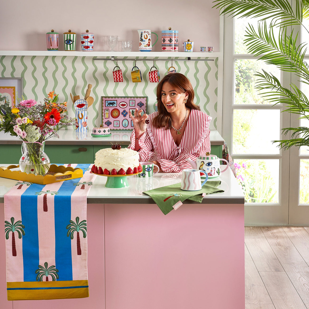 Electric Coast Cake Stand