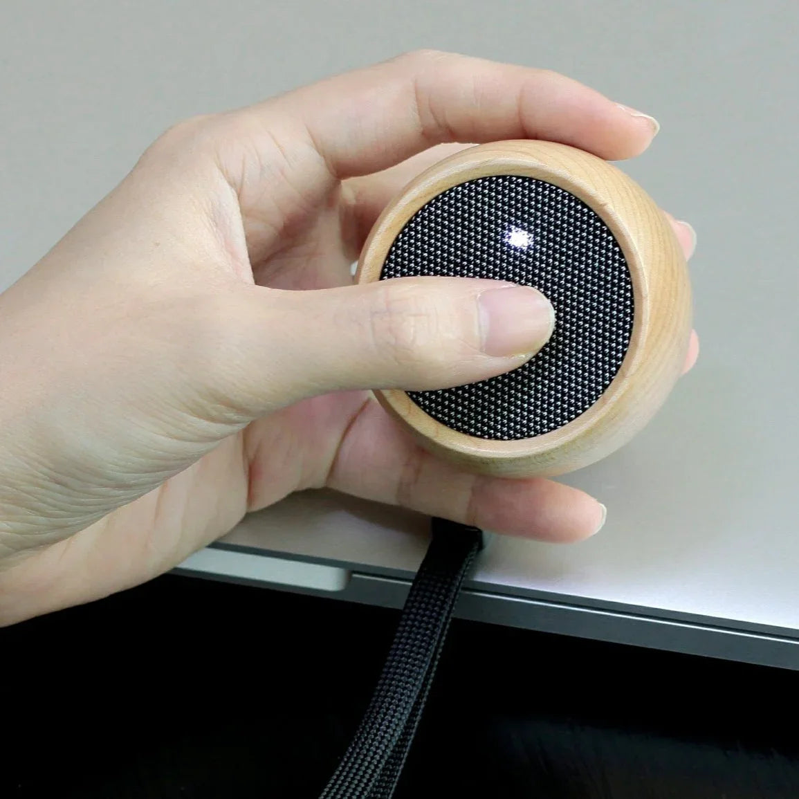 Gingko Tumbler Selfie Speaker Maple