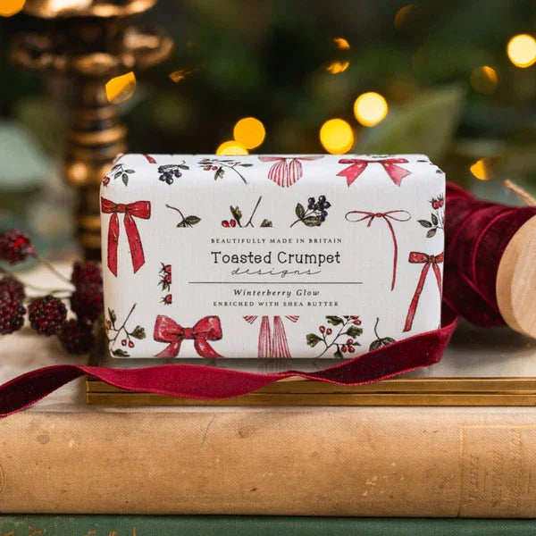 Toasted Crumpet –  Winterberry Glow