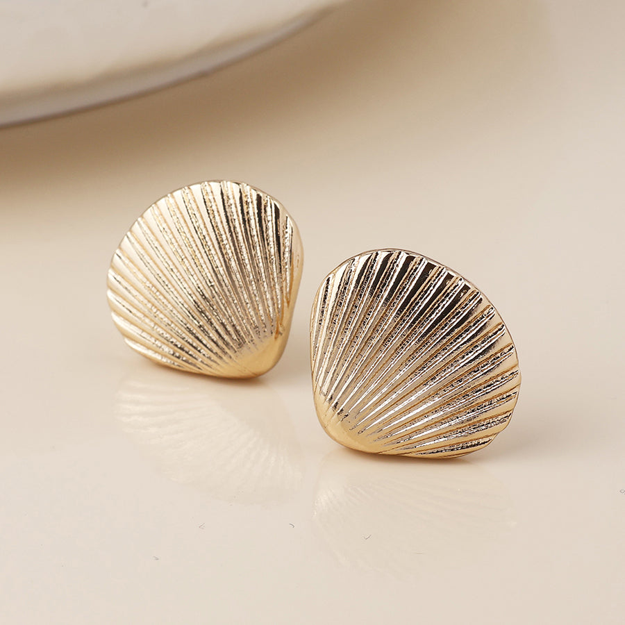 POM -Golden Clam Shell Stud Earrings