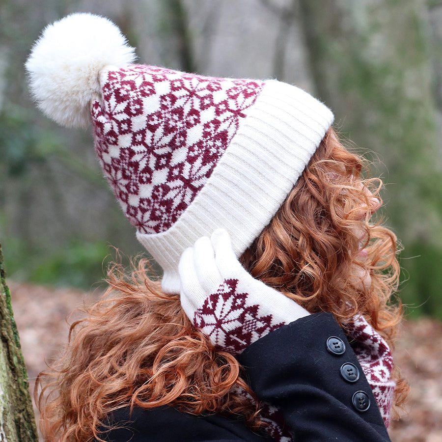 Burgundy & Cream Mix Starflower Knit Bobble Hat