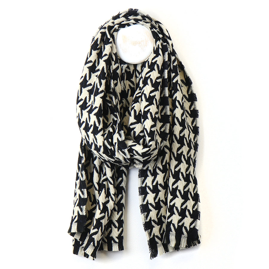 Monchrome Houndstooth Weave Scarf