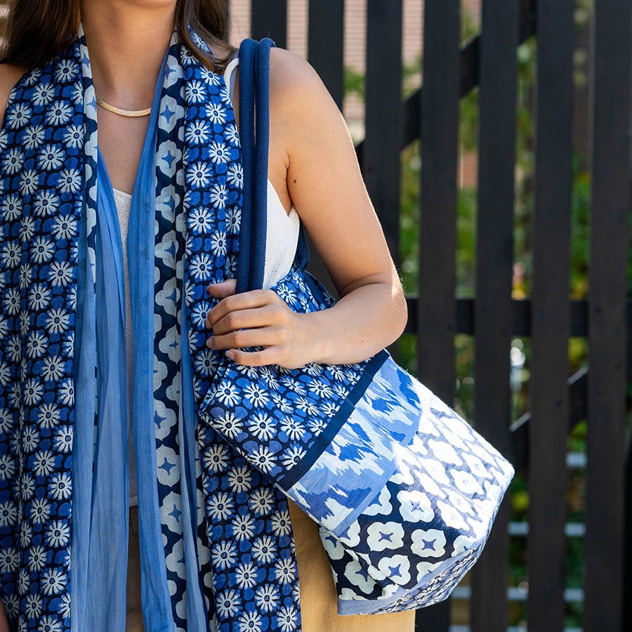 POM - Blue Mix Floral Tile Print Beach Bag