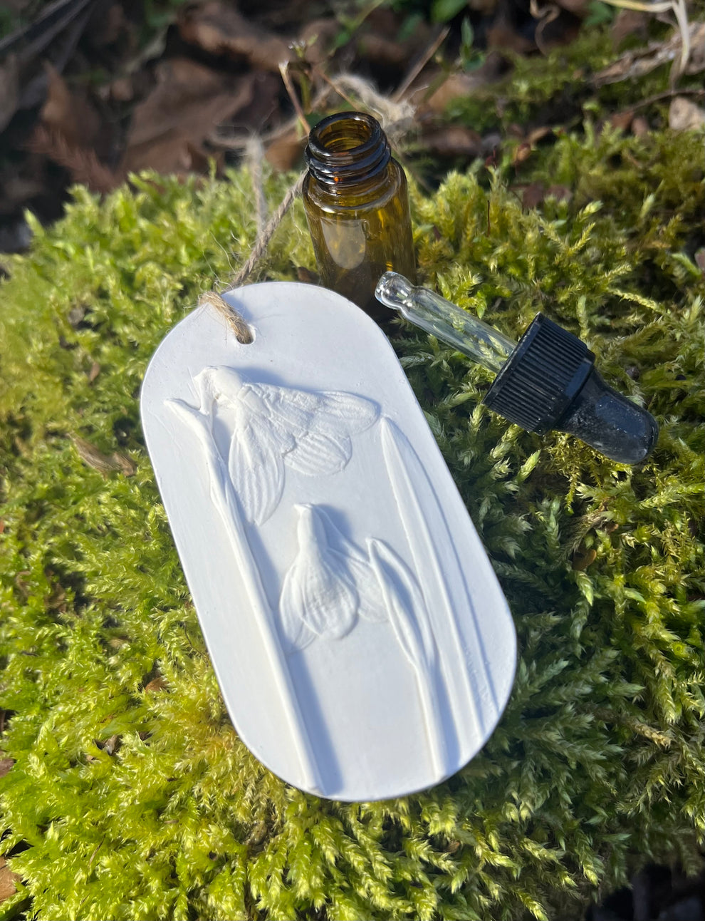 Snowdrops Botanical Cast Diffuser - Warm Linen