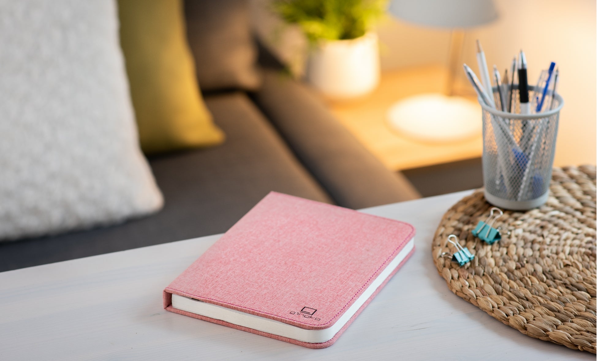 Gingko Smart Book Light (Linen Fabric) Blush Pink