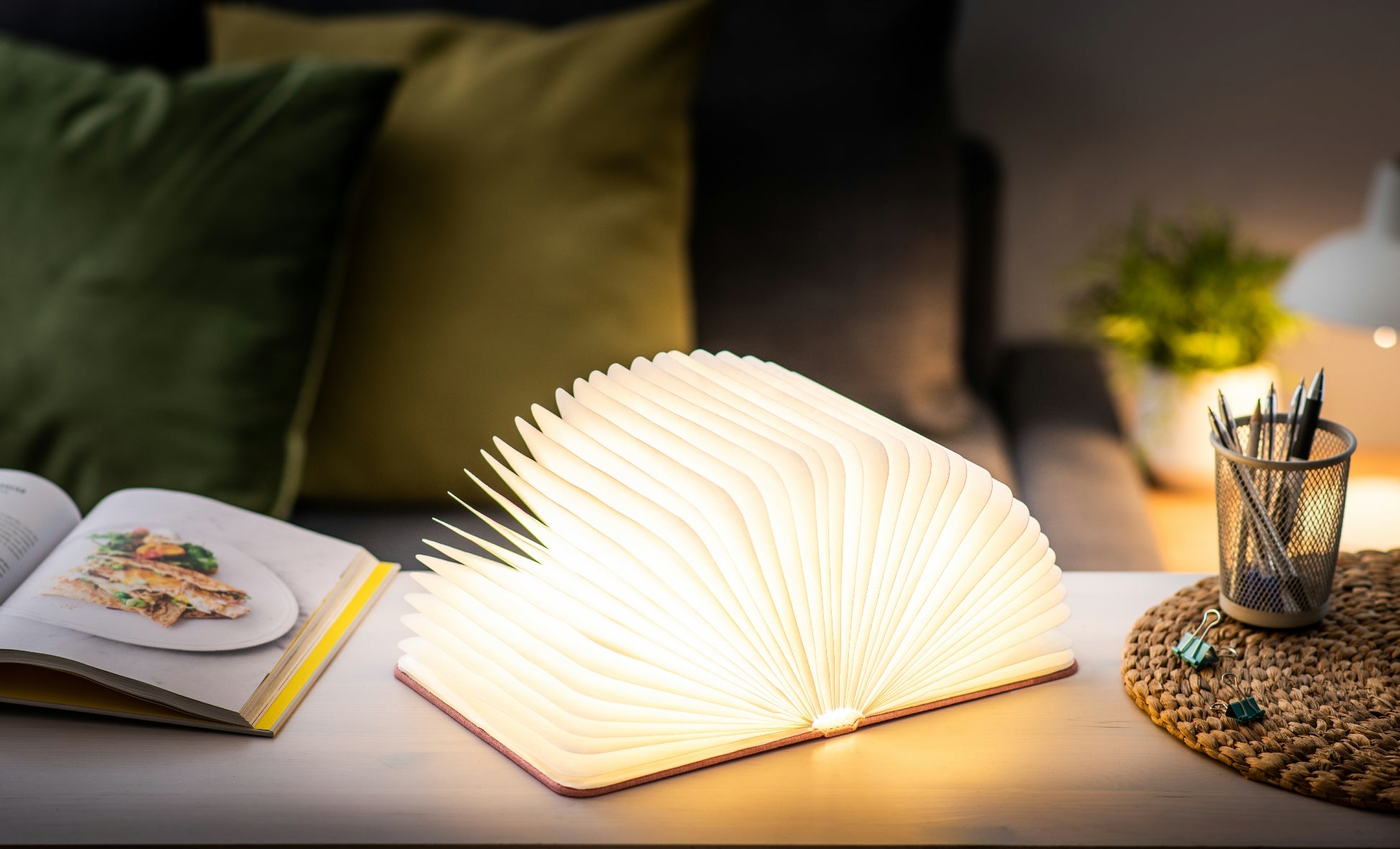 Gingko Smart Book Light (Linen Fabric) Blush Pink