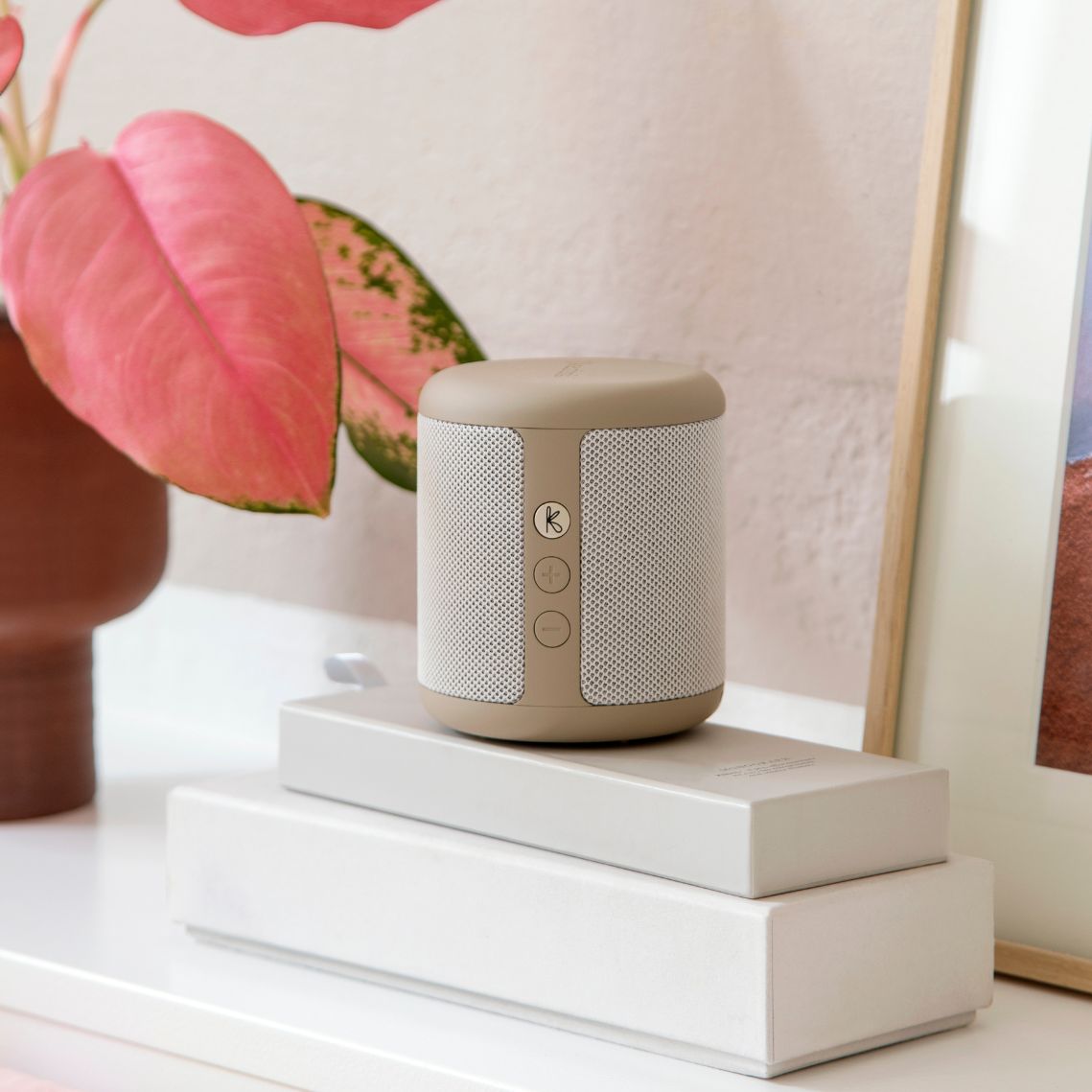 Karl Bluetooth Speaker by Kreafunk - Ivory Sand
