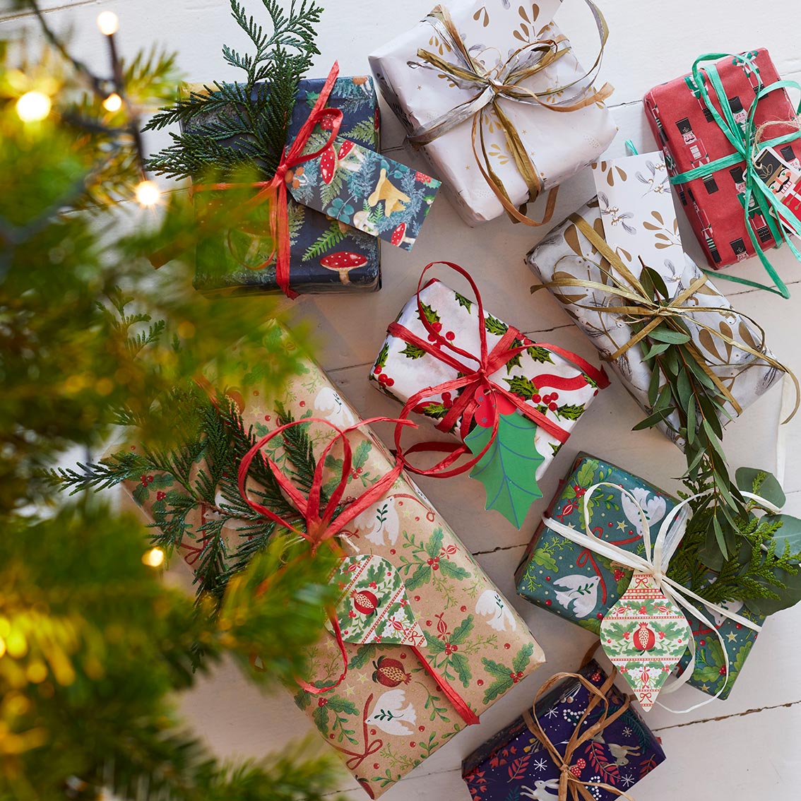 Folklore Green Christmas Tissue Paper - 4 Sheets