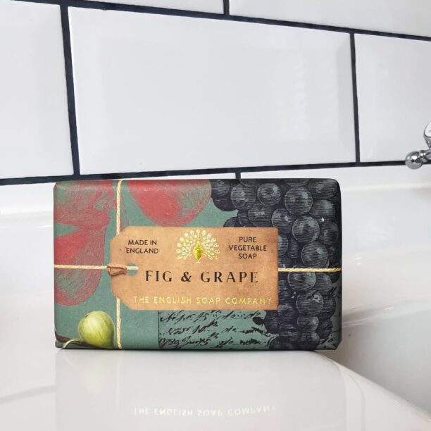 English Soap Company - Anniversary Fig and Grape Soap