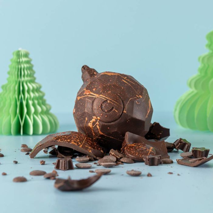 Dark Chocolate Smash Bauble with Mini Dark Chocolate Stars & Oat M!lk Chocolate Buttons