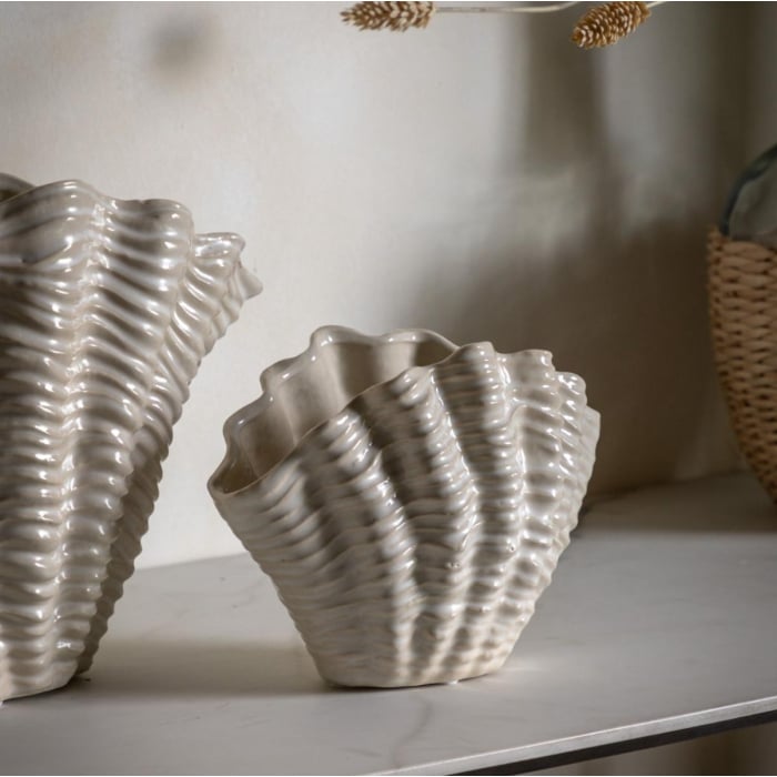 Clam Vase Small Reactive White